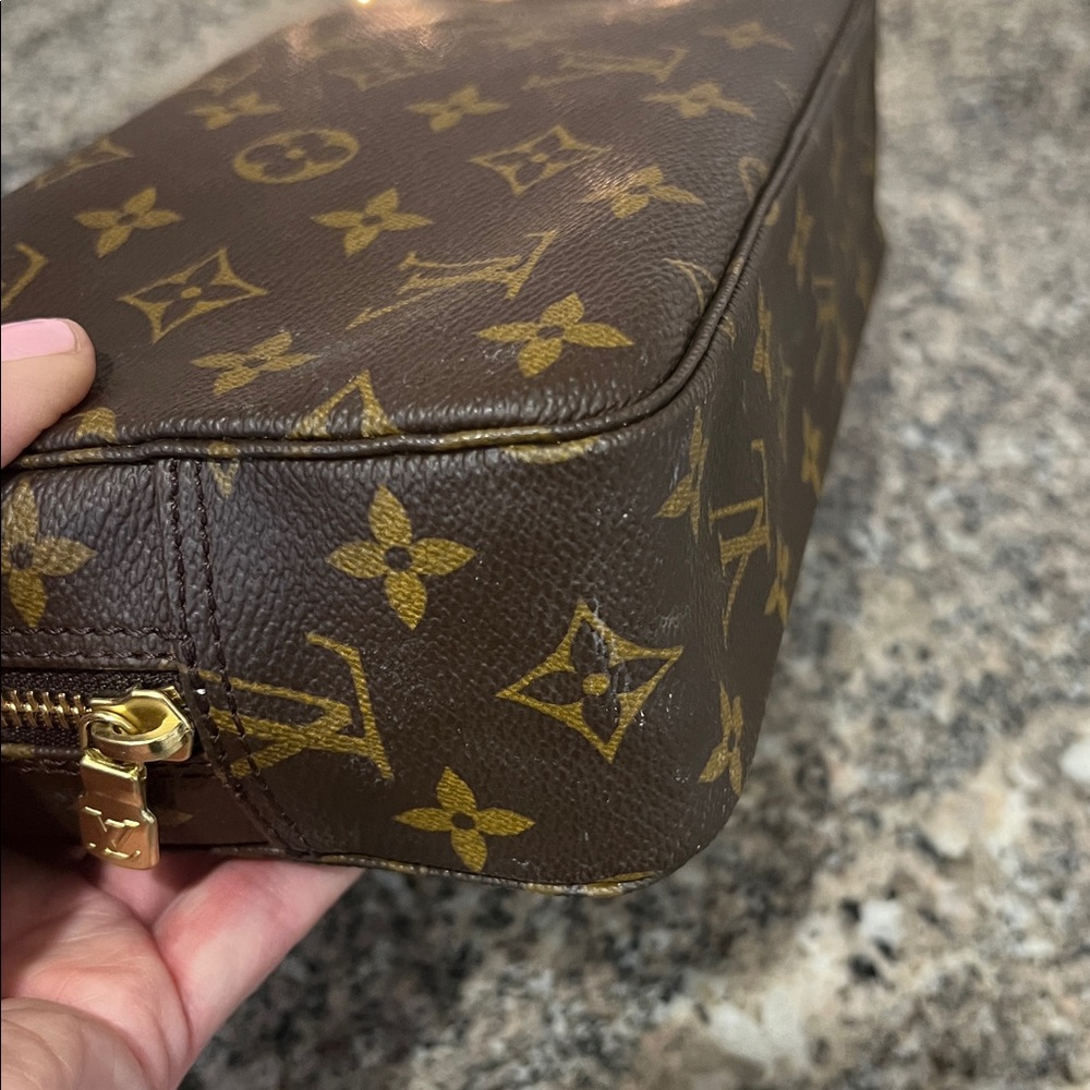 Louis Vuitton Monogram Trousse Toilette 23 - Picture 8 of 16